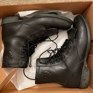 Boots black armed height